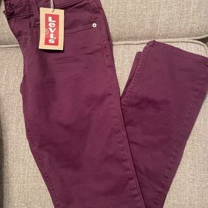 Levi’s maroon jeans